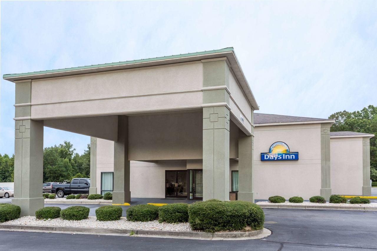 Days Inn By Wyndham Lugoff Ngoại thất bức ảnh